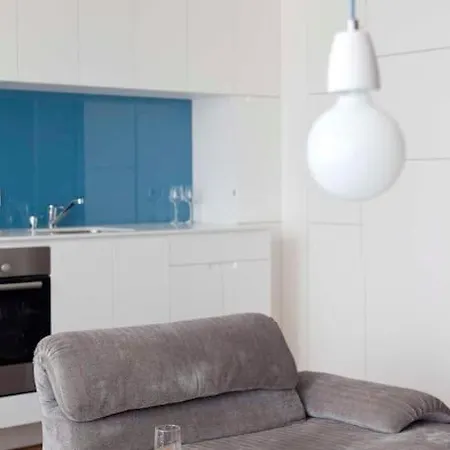 아파트 With Free Parking And Balcony