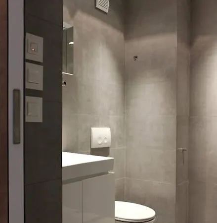 With Free Parking And Balcony * 소피아