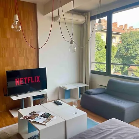 With Free Parking And Balcony Apartament